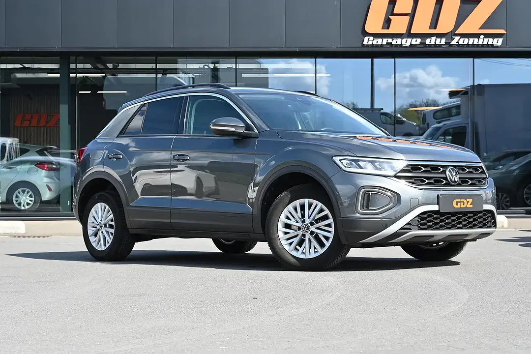 Volkswagen T-Roc - Thumbnail 1