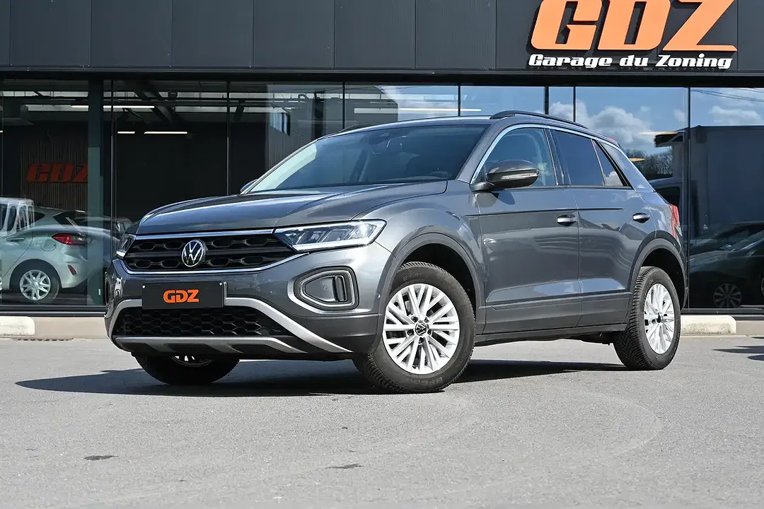 Volkswagen T-Roc - Thumbnail 3