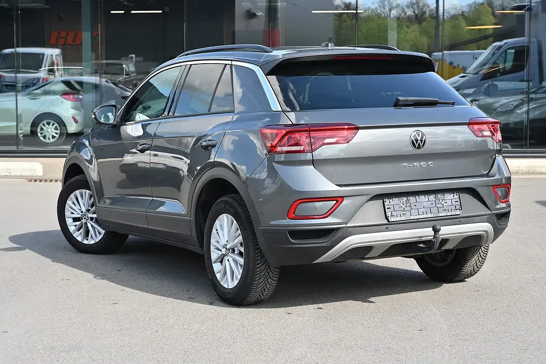 Volkswagen T-Roc - Thumbnail 6