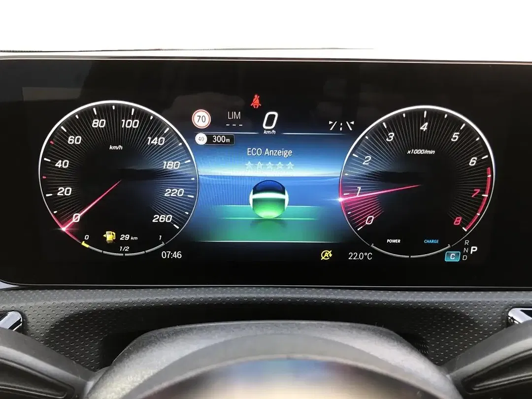 Mercedes-Benz A 200 - Thumbnail 9