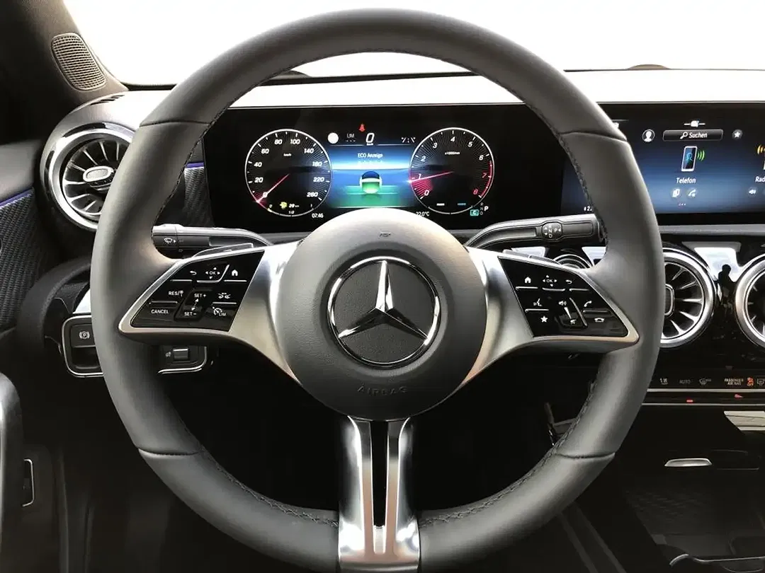 Mercedes-Benz A 200 - Thumbnail 10