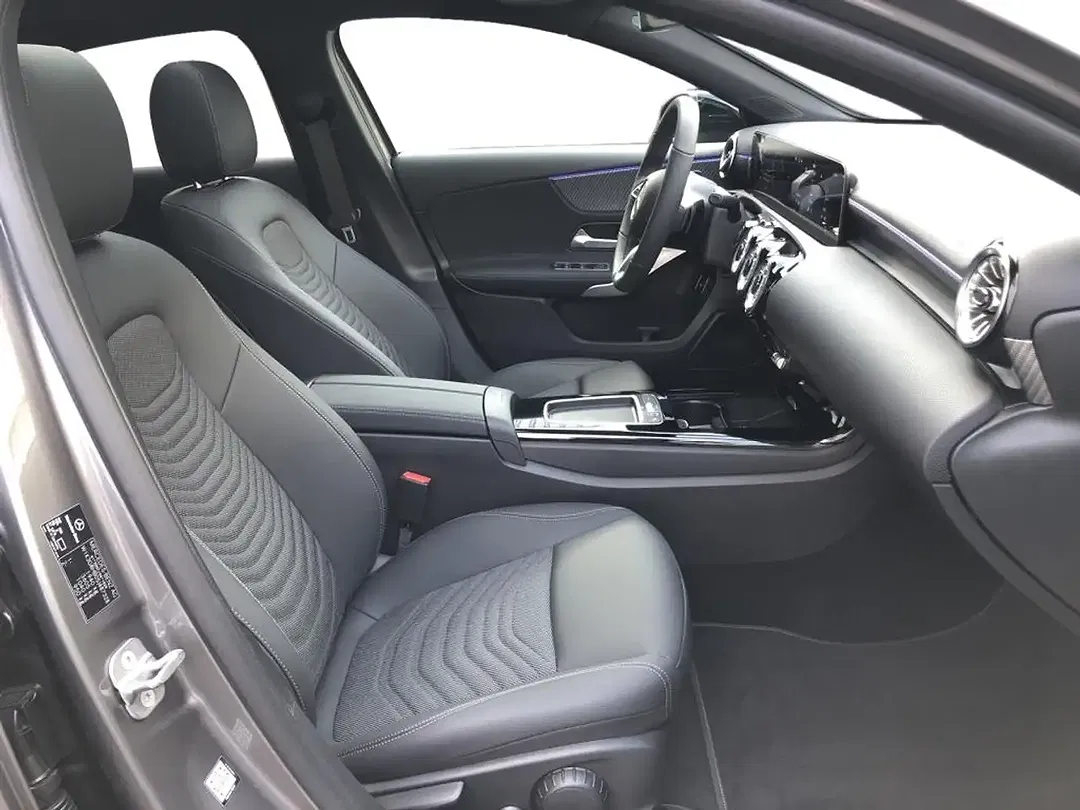 Mercedes-Benz A 200 - Thumbnail 3
