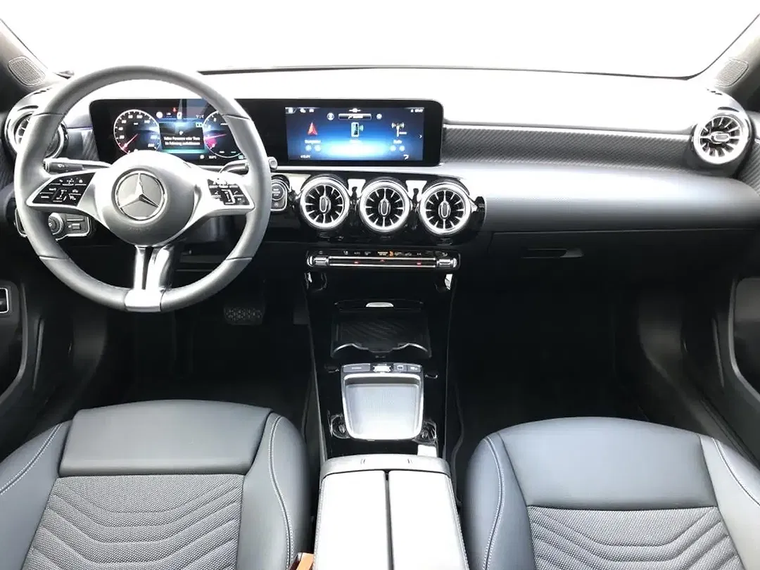Mercedes-Benz A 200 - Thumbnail 4