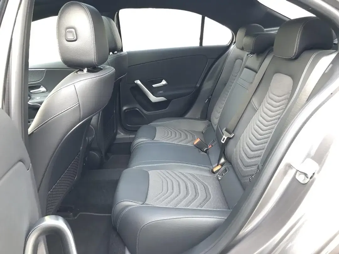 Mercedes-Benz A 200 - Thumbnail 7
