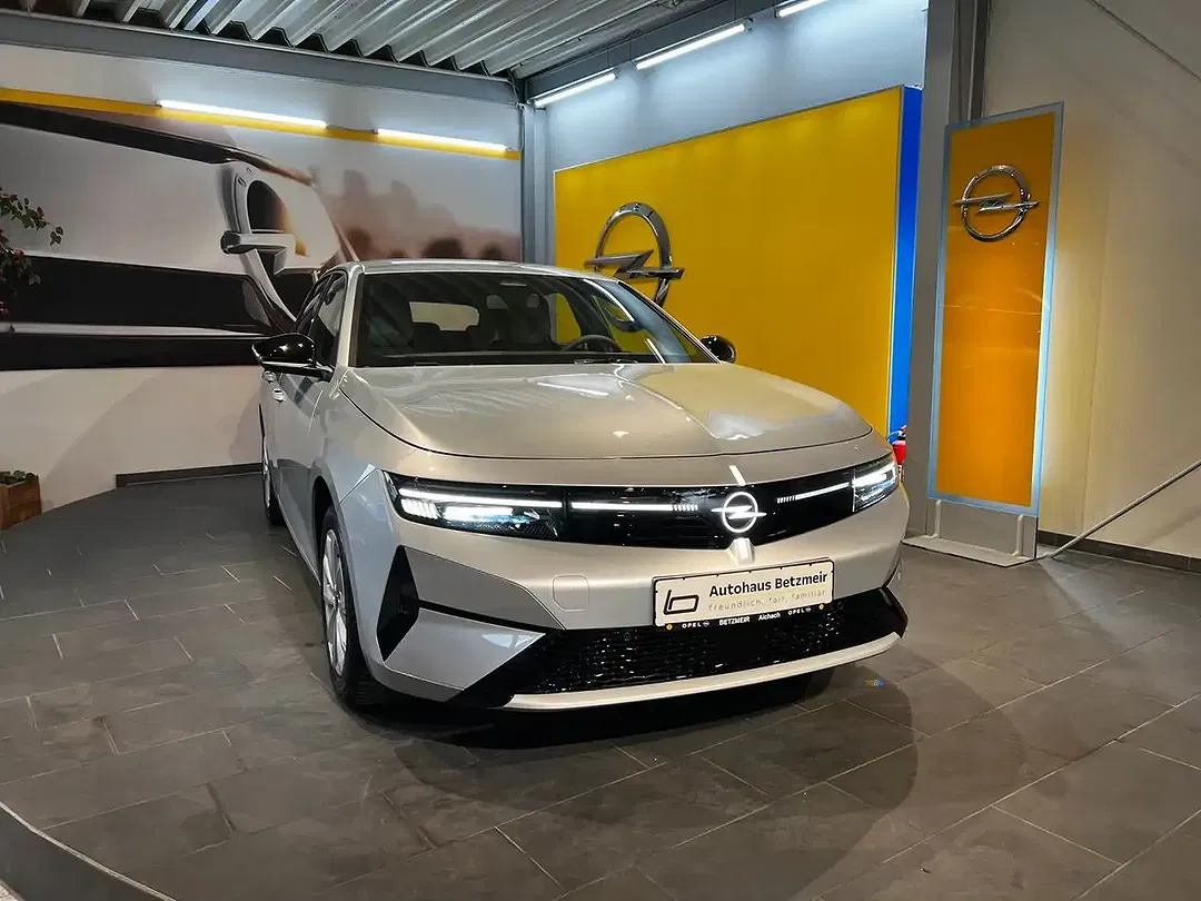 Opel Astra - Thumbnail 1