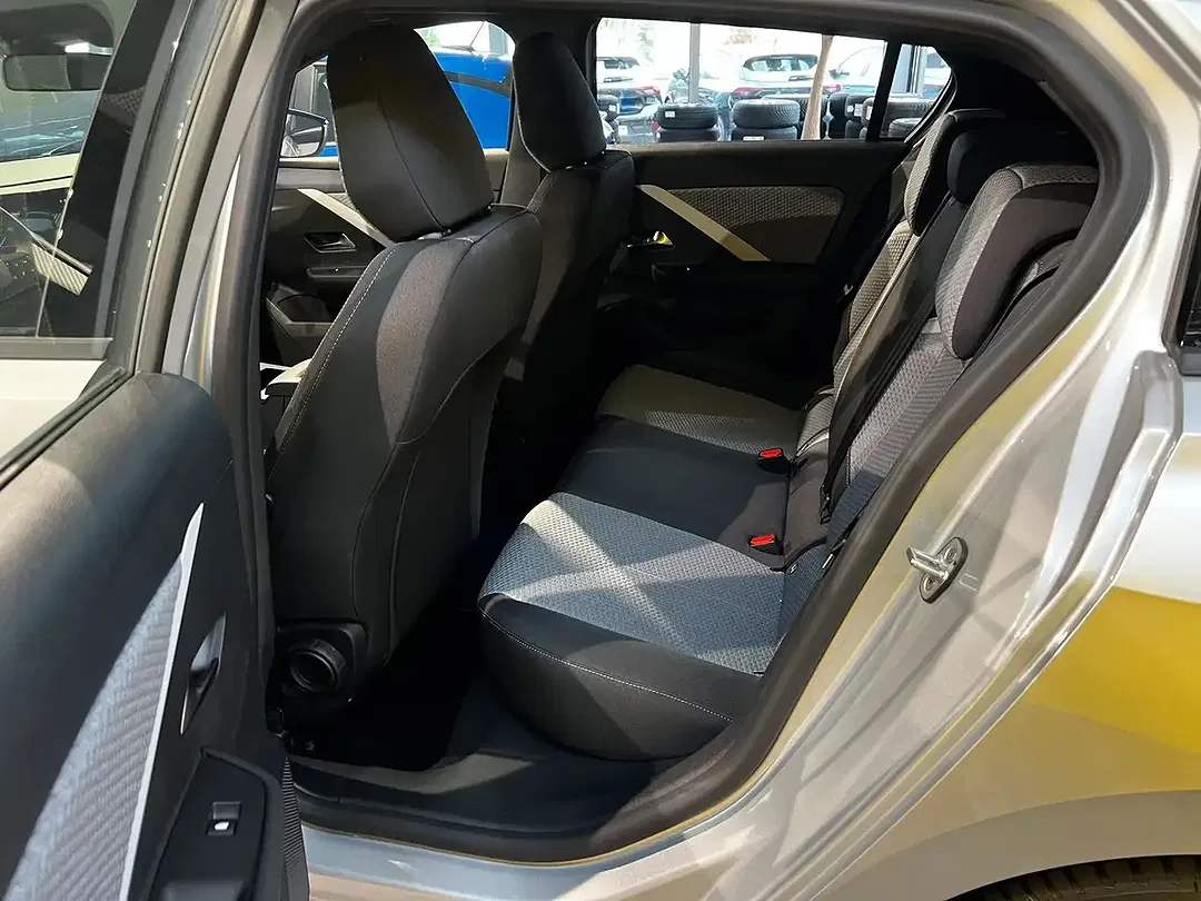 Opel Astra - Thumbnail 10