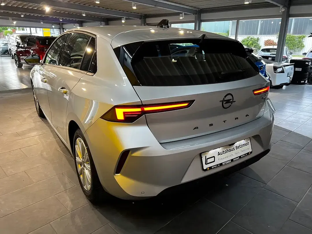 Opel Astra - Thumbnail 5