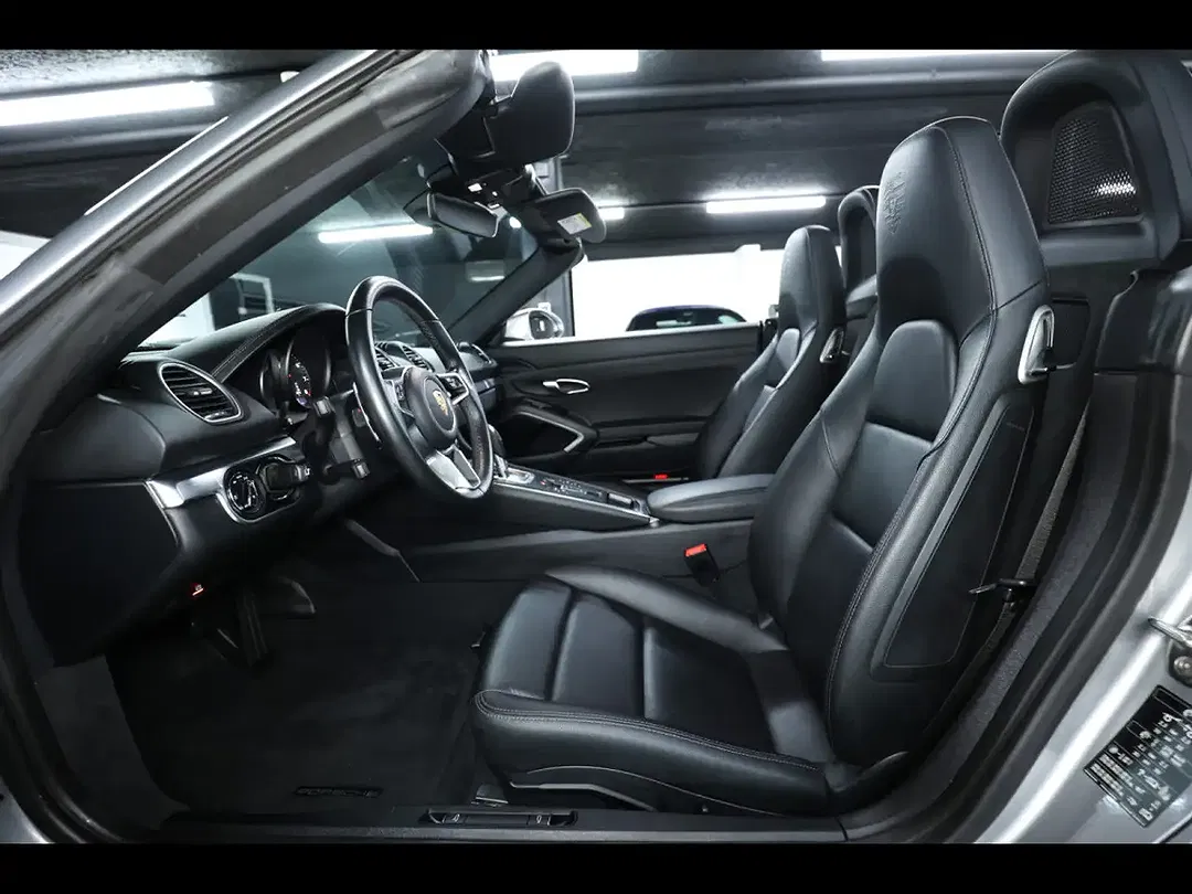 Porsche Boxster - Thumbnail 5