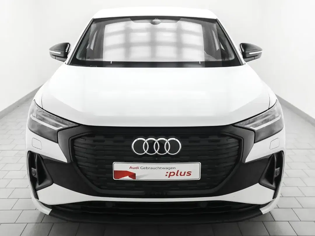 Audi Q4 e-tron - Thumbnail 2