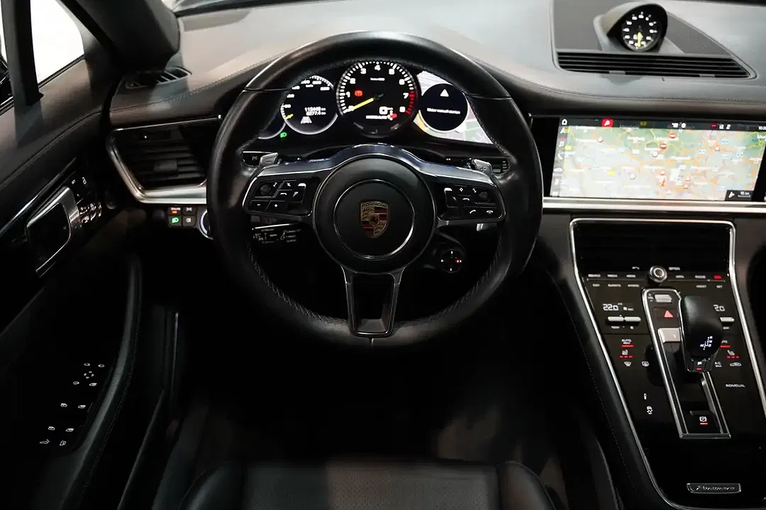 Porsche Panamera - Thumbnail 10