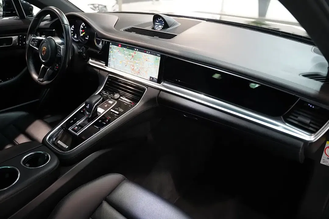 Porsche Panamera - Thumbnail 11