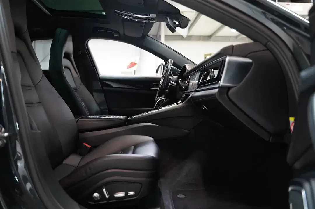 Porsche Panamera - Thumbnail 12