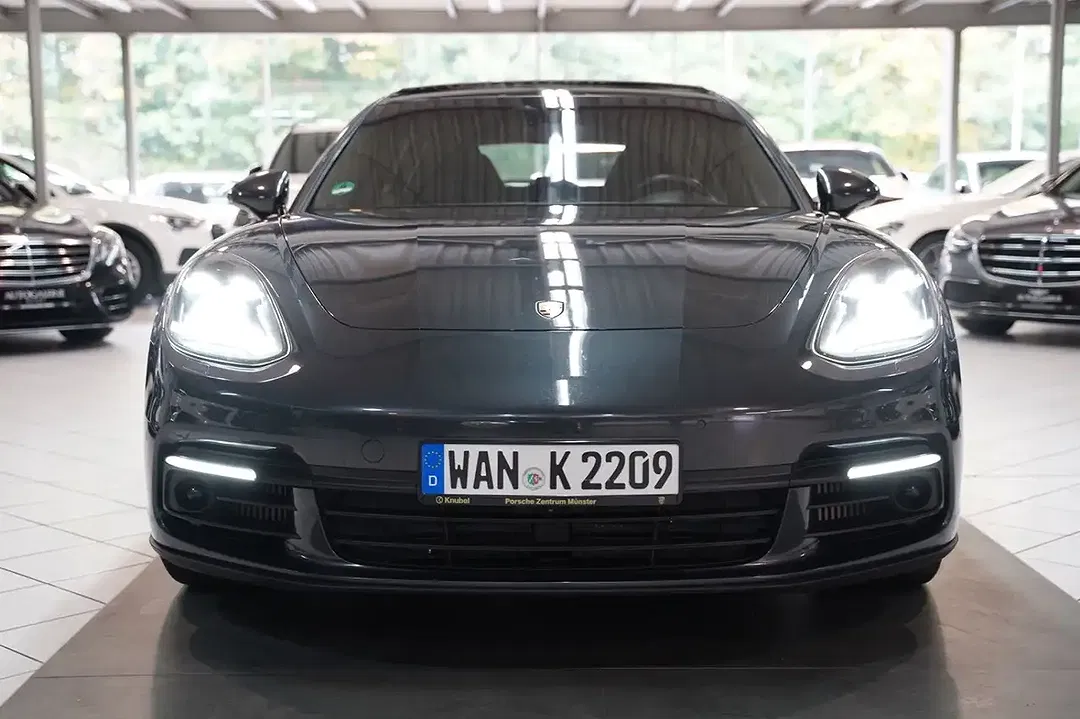 Porsche Panamera - Thumbnail 2