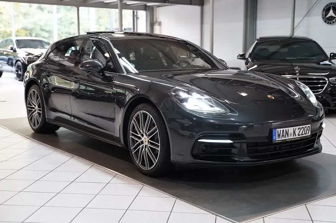 Porsche Panamera - Thumbnail 3