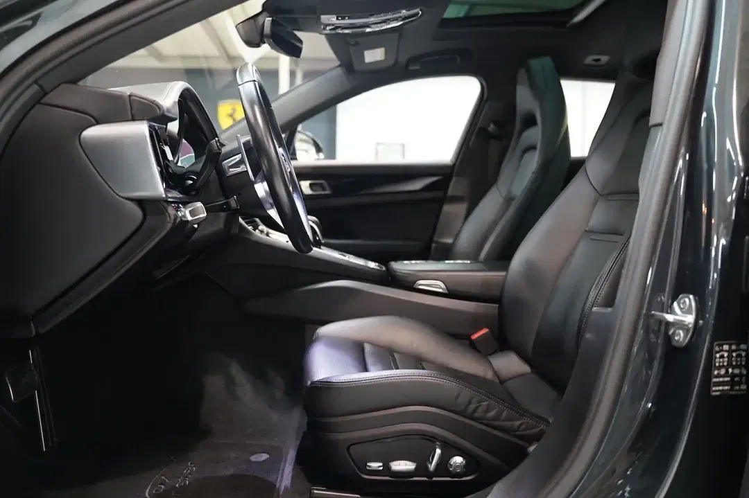 Porsche Panamera - Thumbnail 7