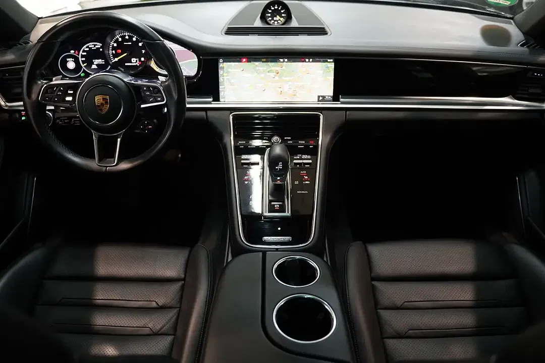 Porsche Panamera - Thumbnail 9