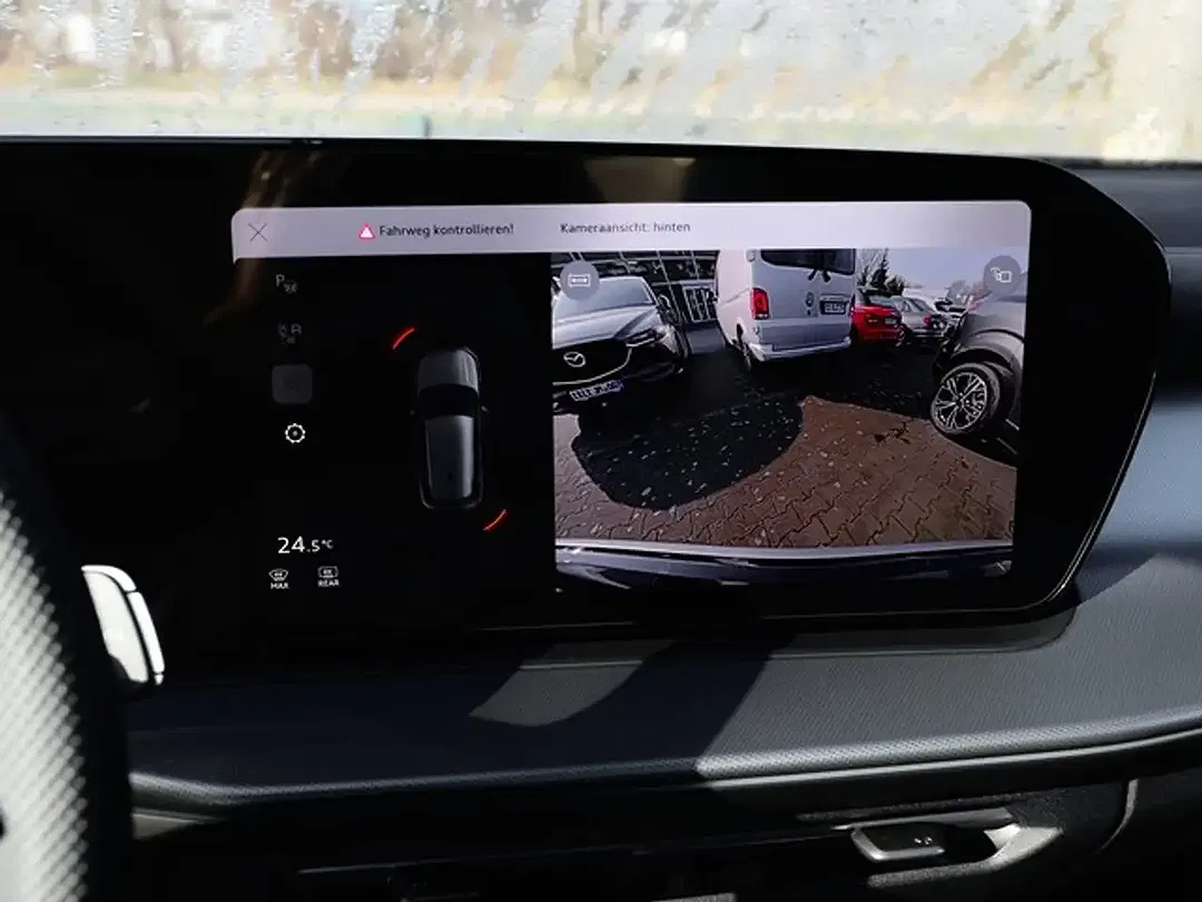 Audi Q3 - Thumbnail 11