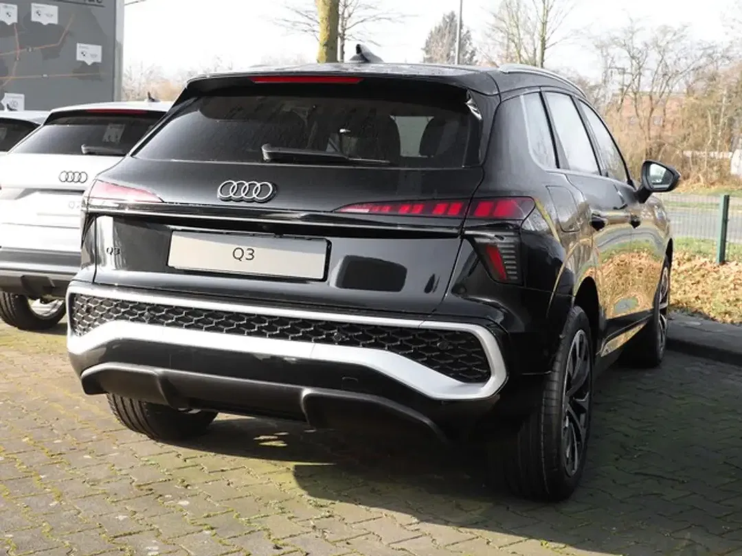 Audi Q3 - Thumbnail 1