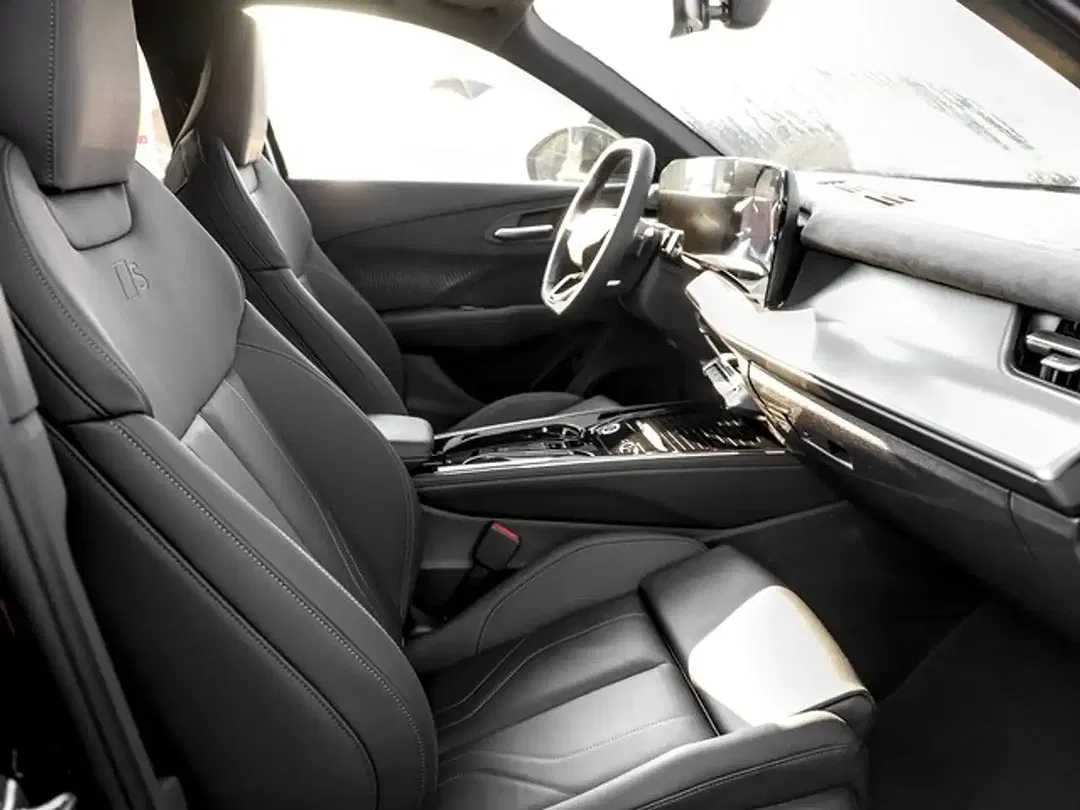 Audi Q3 - Thumbnail 3