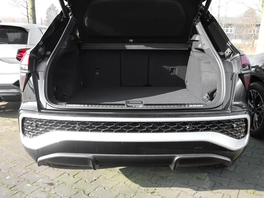 Audi Q3 - Thumbnail 8