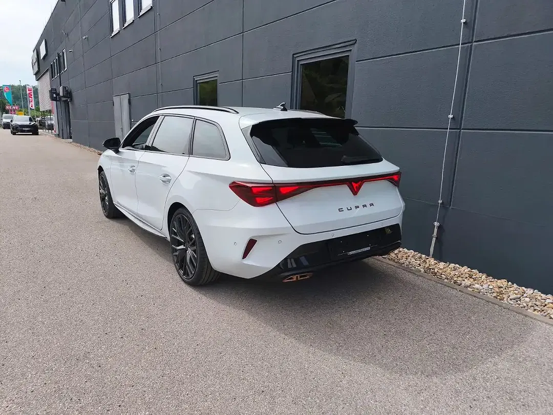 CUPRA Leon - Thumbnail 6