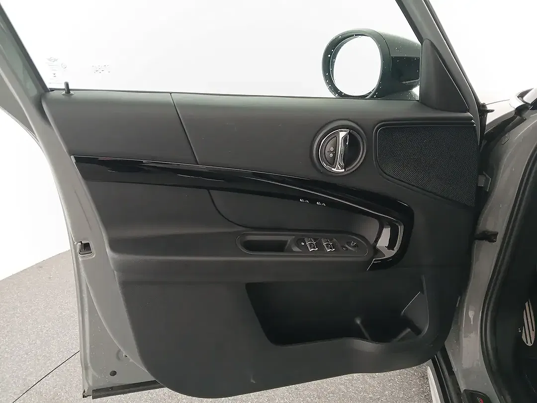 MINI Cooper Countryman - Thumbnail 3