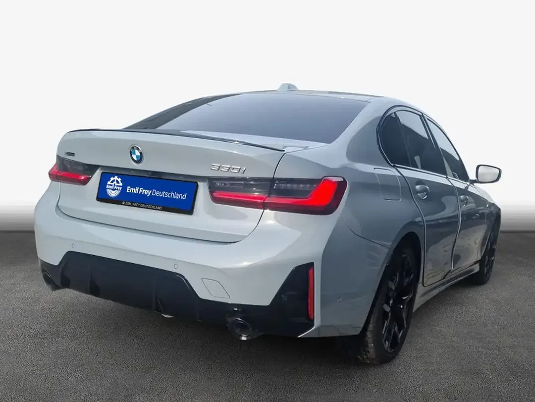 BMW 330 - Thumbnail 2