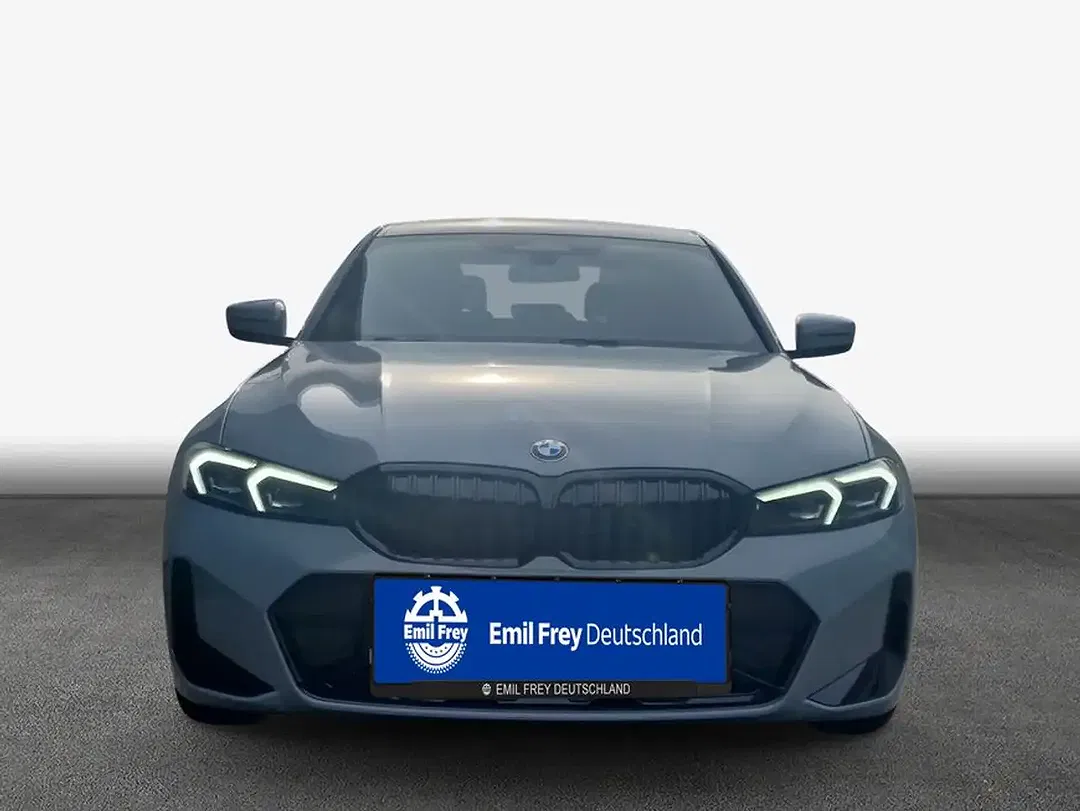 BMW 330 - Thumbnail 3