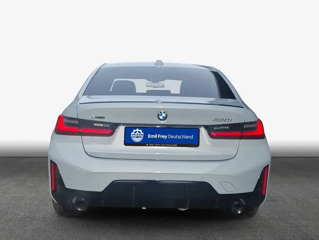 BMW 330 - Thumbnail 5