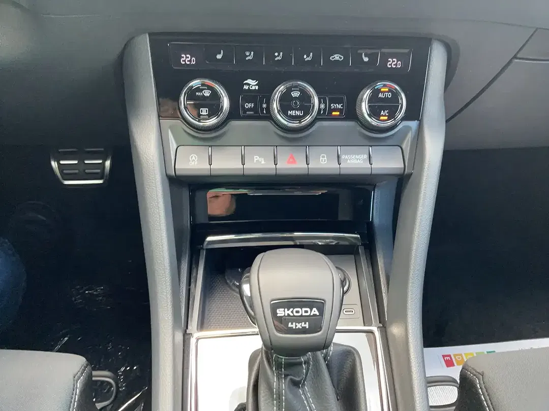 Skoda Karoq - Thumbnail 14