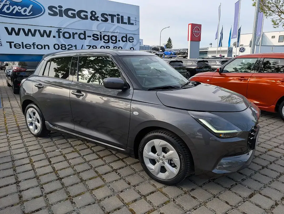 Suzuki Swift - Thumbnail 1