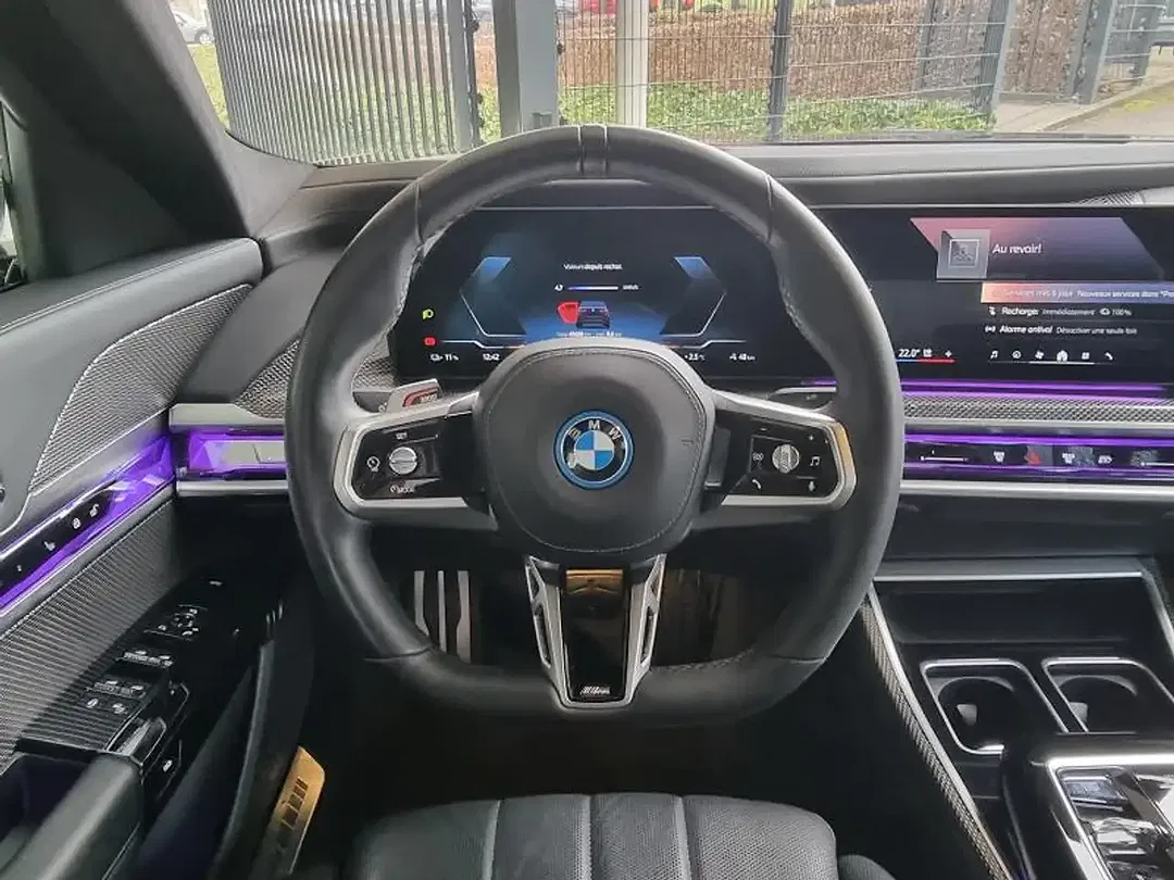 BMW i7 - Thumbnail 10