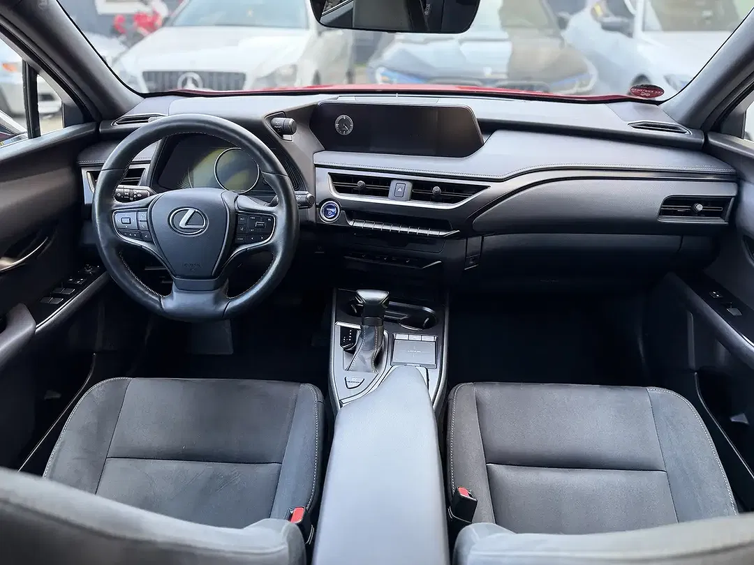 Lexus UX 250h - Thumbnail 10