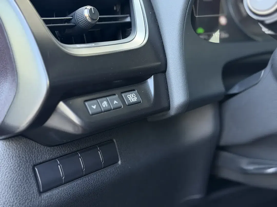 Lexus UX 250h - Thumbnail 14
