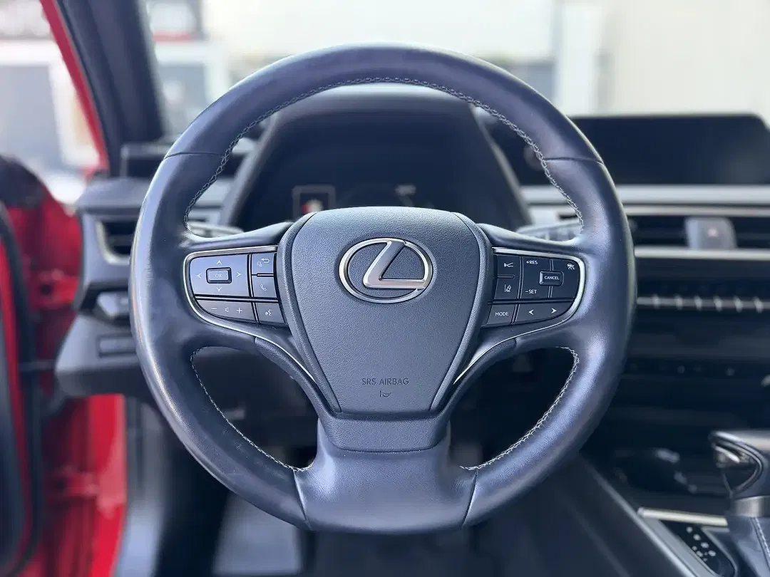 Lexus UX 250h - Thumbnail 15