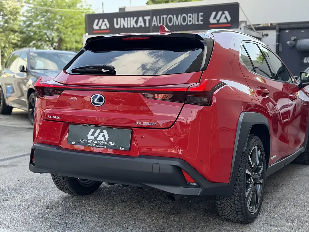 Lexus UX 250h - Thumbnail 6