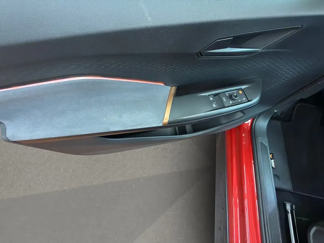 CUPRA Born - Thumbnail 10