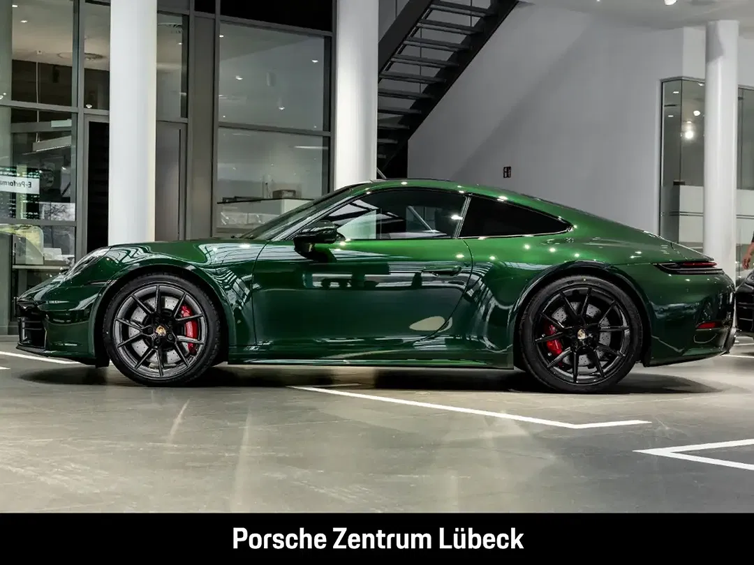 Porsche 992 - Thumbnail 2