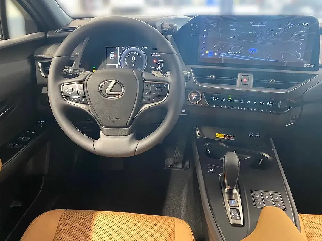 Lexus UX 300e - Thumbnail 11