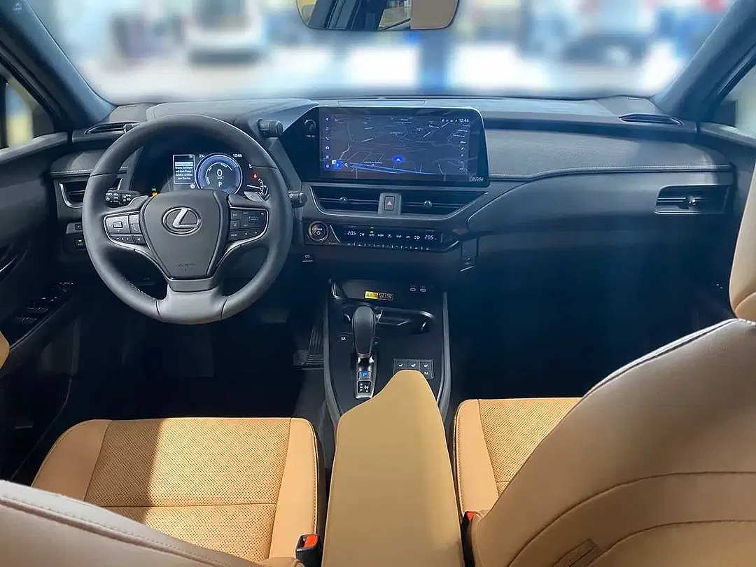 Lexus UX 300e - Thumbnail 14