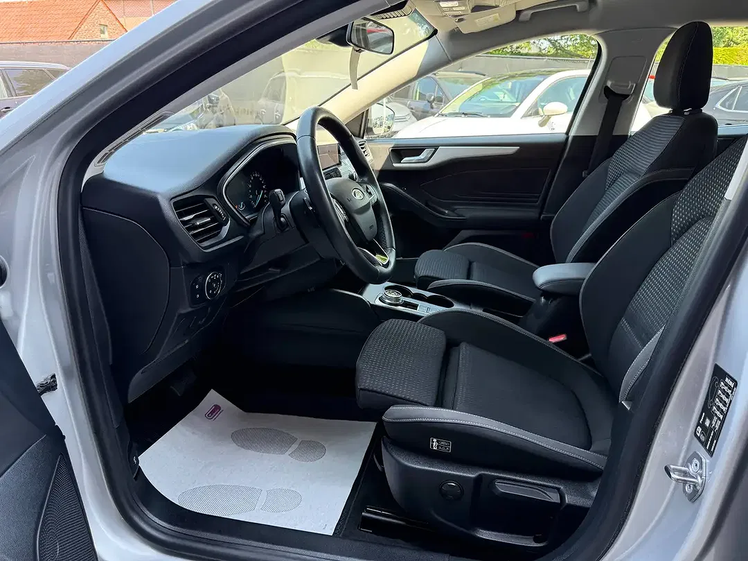 Ford Focus - Thumbnail 12