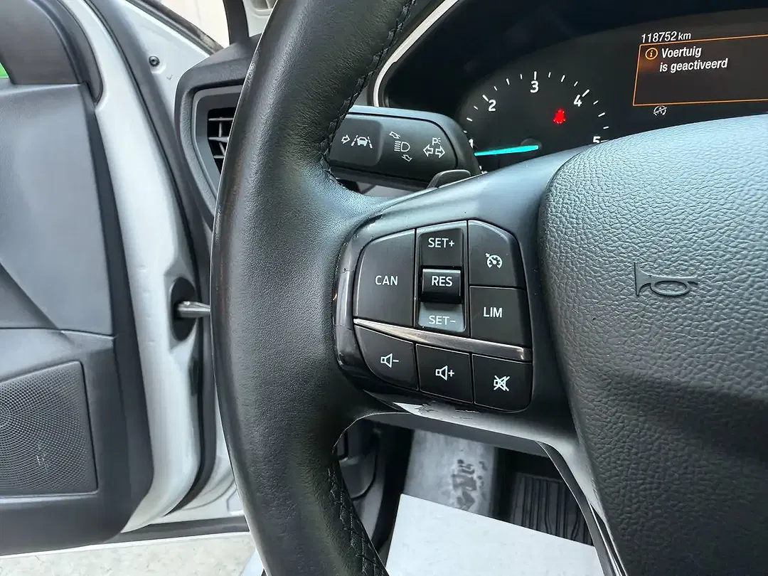 Ford Focus - Thumbnail 17