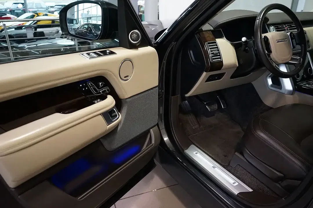 Land Rover Range Rover - Thumbnail 9
