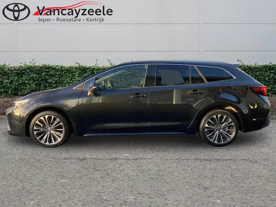 Toyota Corolla - Thumbnail 4