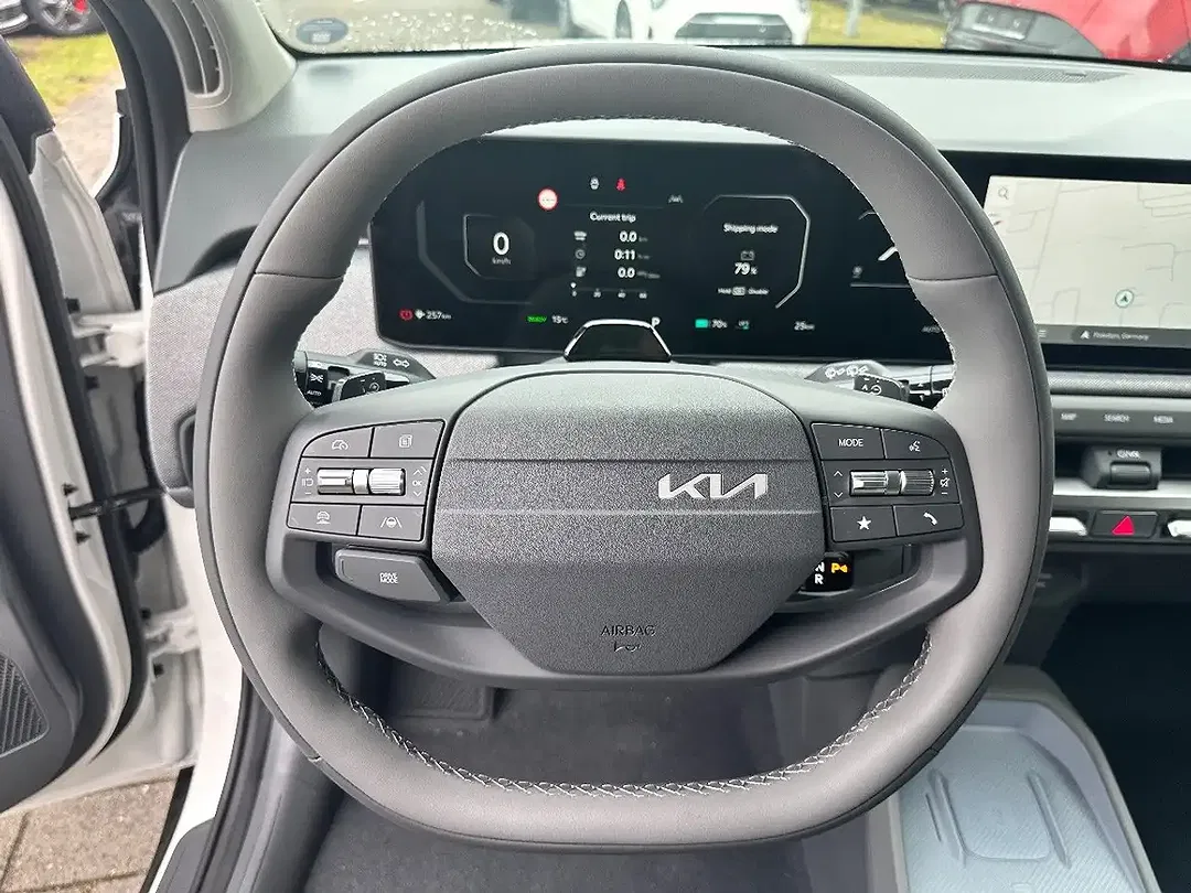 Kia EV3 - Thumbnail 13