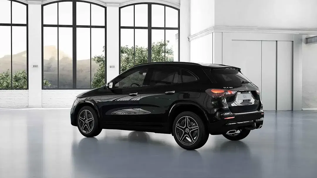 Mercedes-Benz GLA 180 - Thumbnail 3