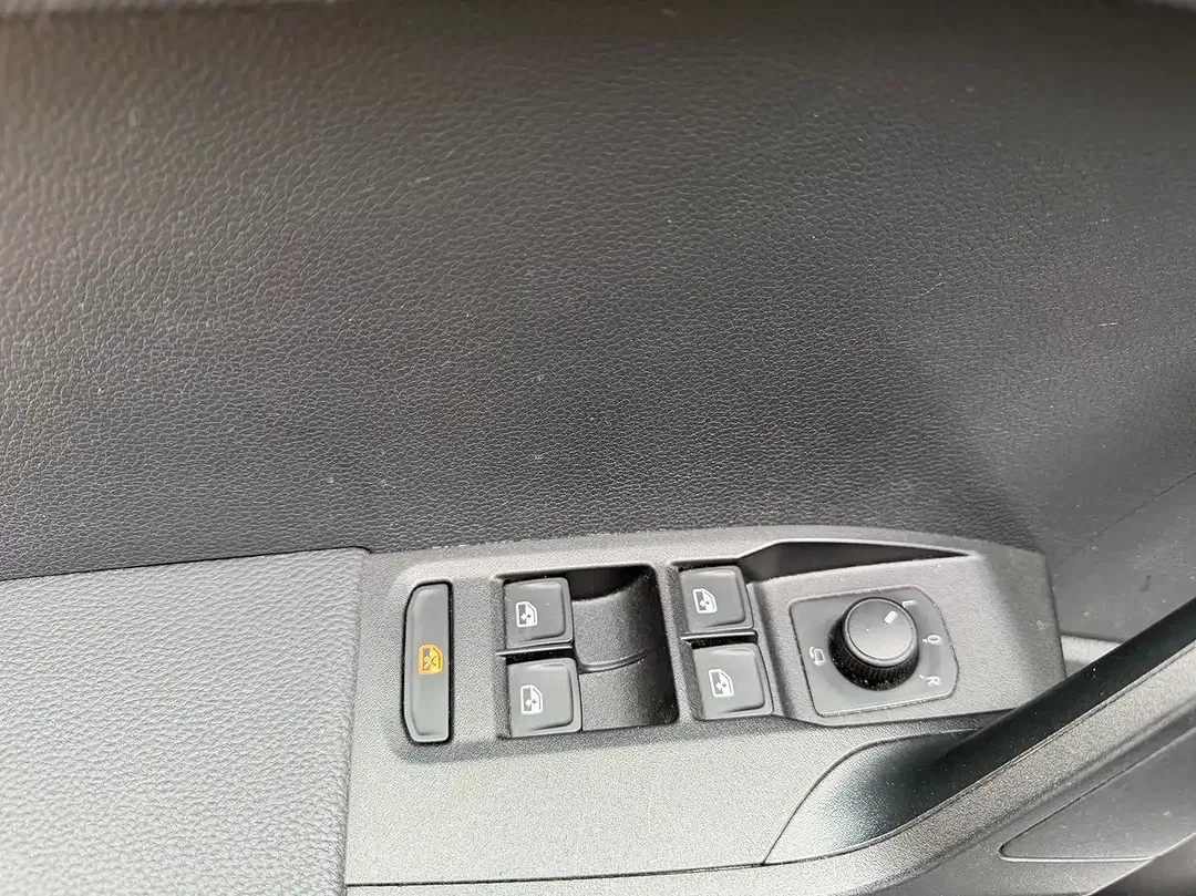 SEAT Arona - Thumbnail 11