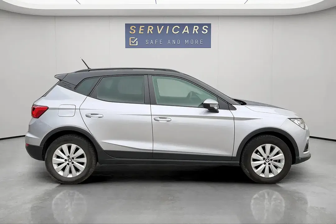 SEAT Arona - Thumbnail 4