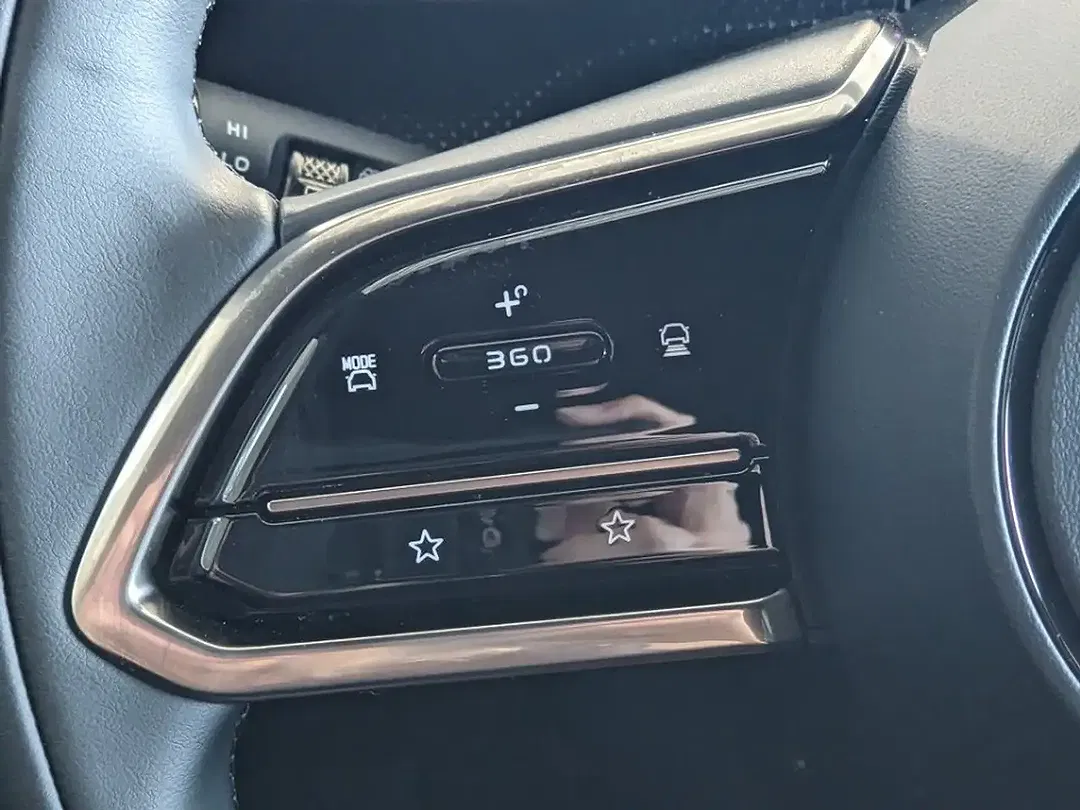Mazda CX-6e - Thumbnail 4