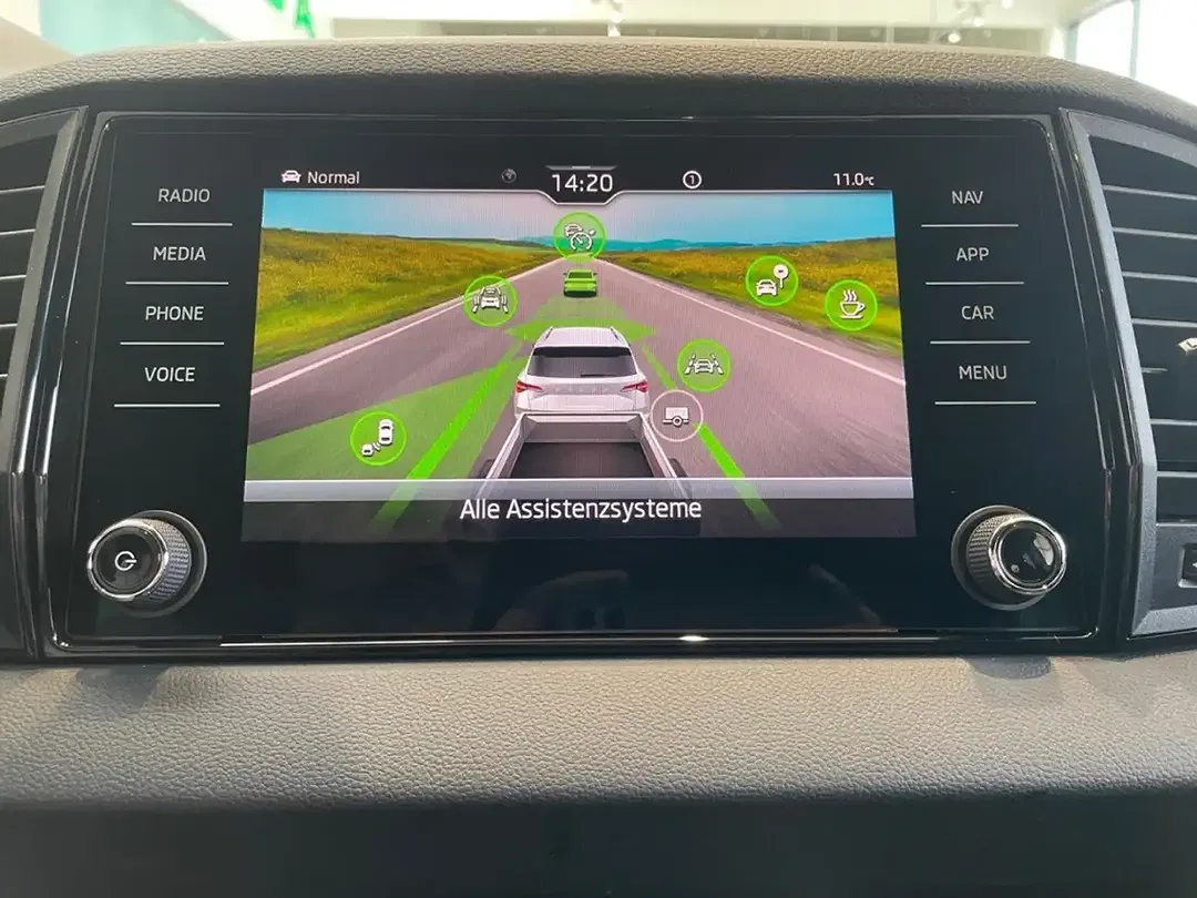 Skoda Karoq - Thumbnail 15